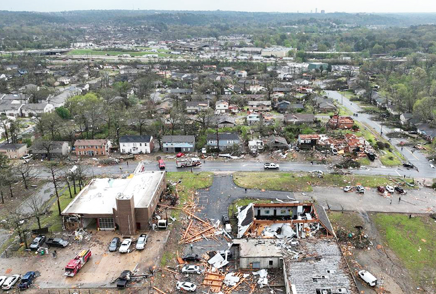 Muerte y destrucción, sube a 18 cifra de muertos tras tornados en EEUU