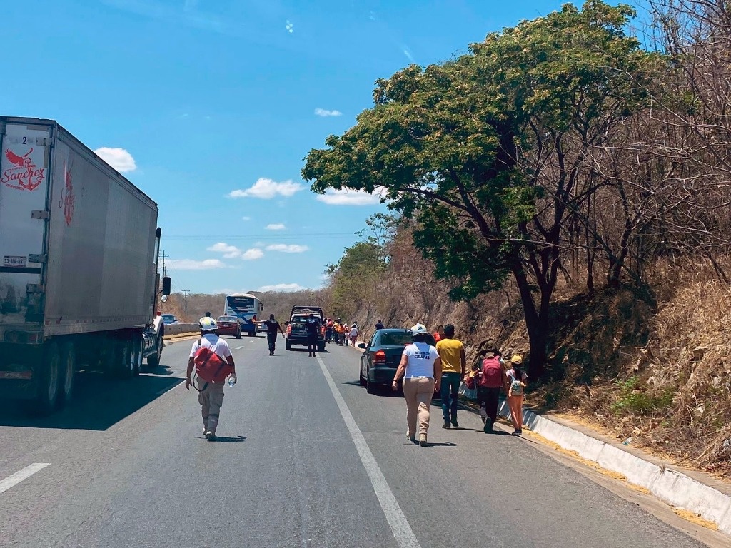 Escapan 300 migrantes de albergue del DIF en Berriozábal, Chiapas
