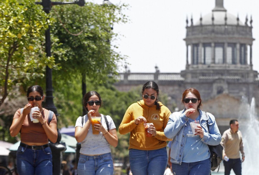¡No sólo México! Ola de calor se extiende en el mundo y rompe récord mundial de temperatura