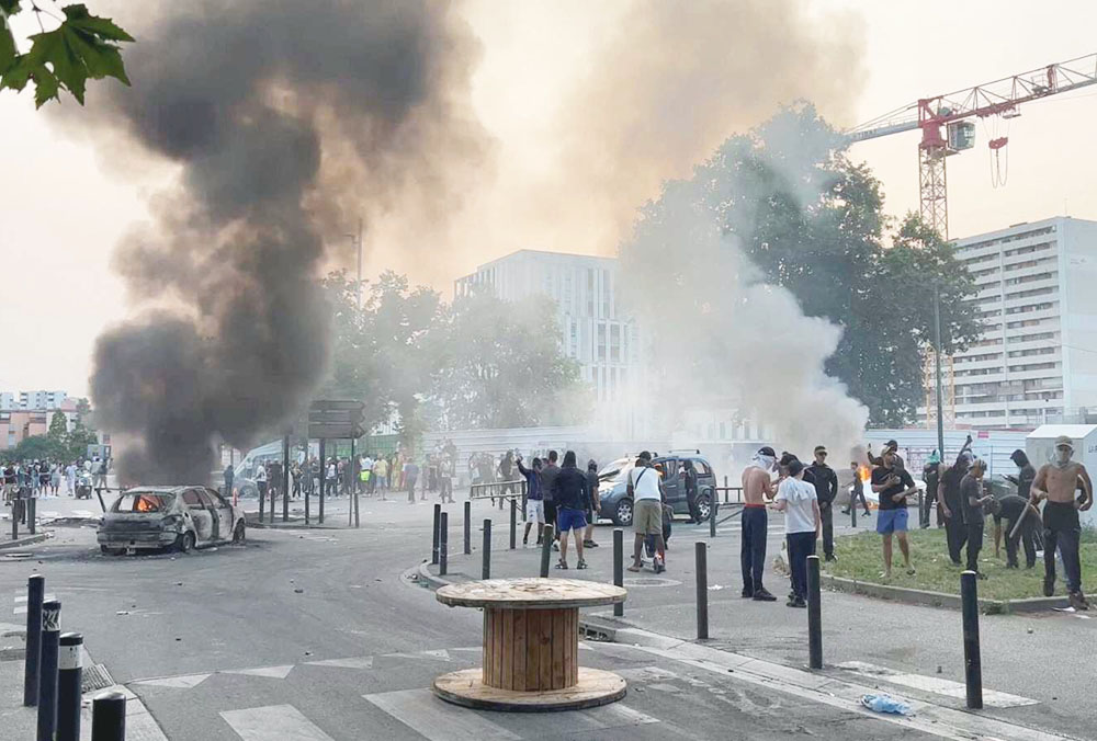 Toque de queda en París por fuertes disturbios