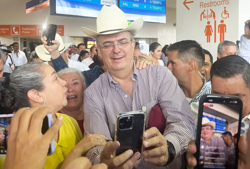 Vamos ganando las encuestas, dijo Marcelo Ebrard en Sinaloa