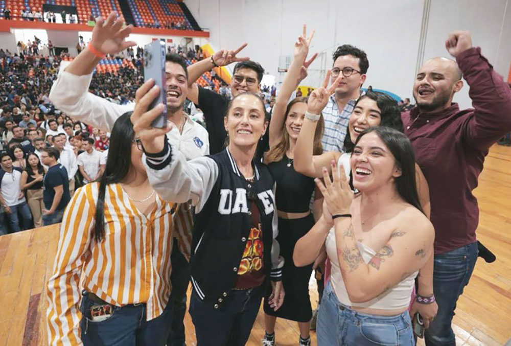 Sheinbaum Recibida por la comunidad universitaria en Morelos