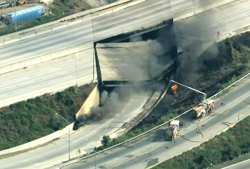 Colapsa puente, tras incendiarse un vehículo