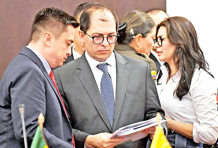 Aumenta tensión por denuncia contra fiscal en Colombia