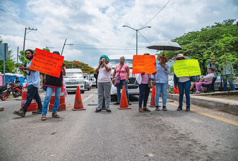 Caos en Chiapas. Familiares de secuestrados bloquean carretera