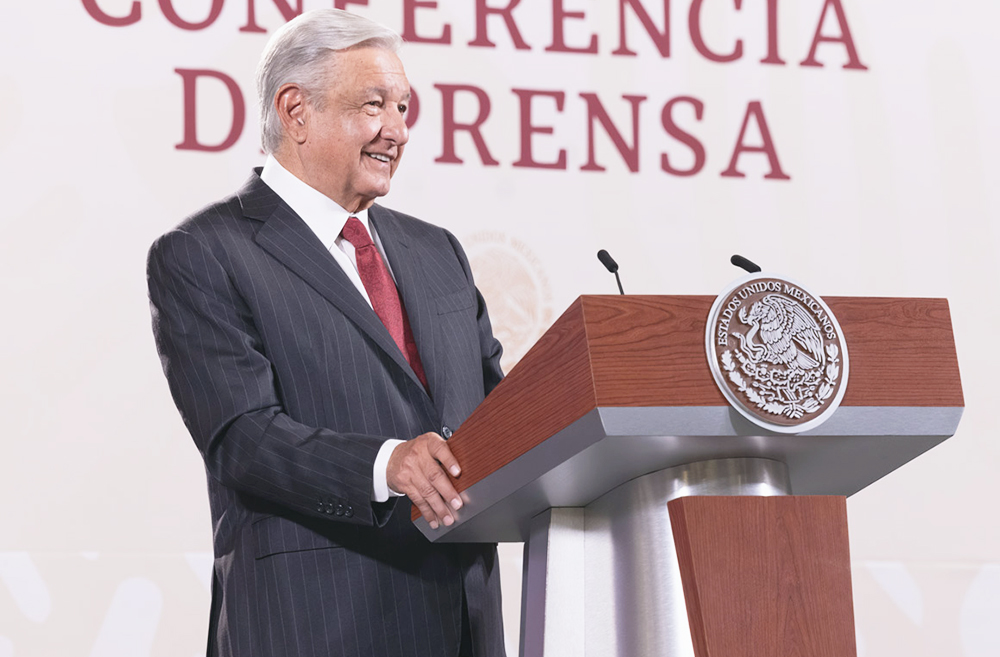 Ancira debe recapacitar para atender situación de Altos Hornos de México: López Obrador