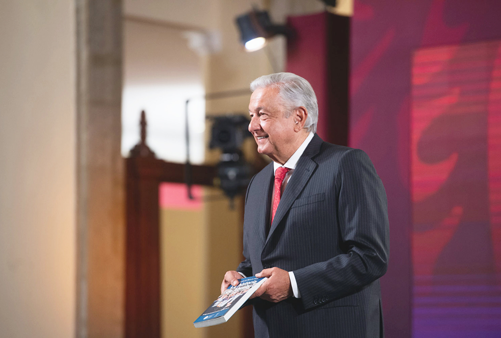 Tren Maya es una realidad, junto con la refinería, empezará a trabajar en el 2024: López Obrador