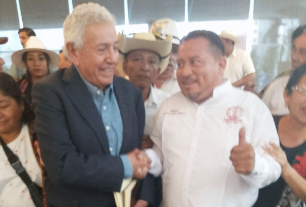 Gilberto inicia gestiones con Pemex para mejorar la zona en Plan Chontalpa