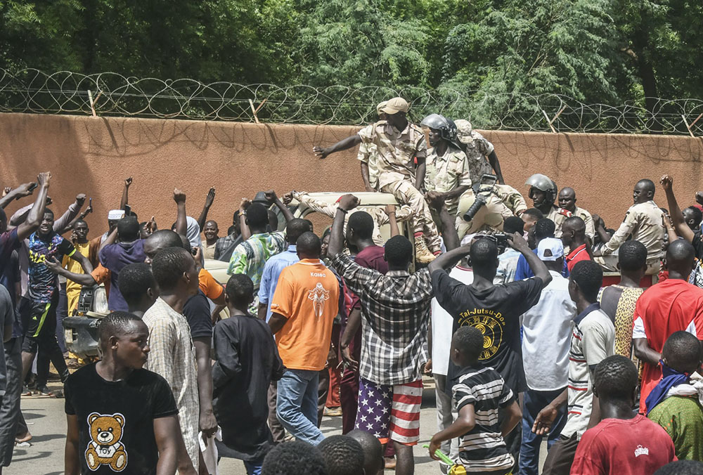 Países de África Occidental dan últimatum a militares golpistas en Níger