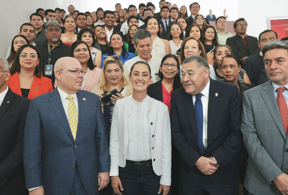 Sheinbaum con maestros en Nuevo León