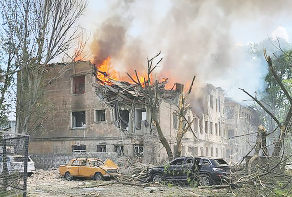 Siete muertos en Ucrania. Bombardea Rusia centro de ayuda