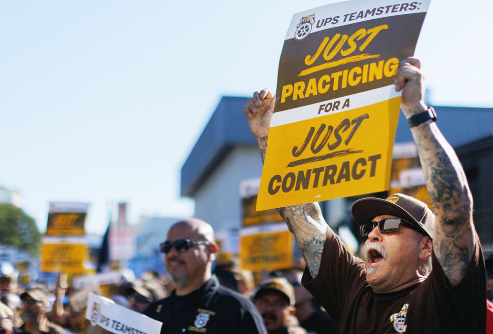 Choferes y repartidores de UPS amenazan con huelga
