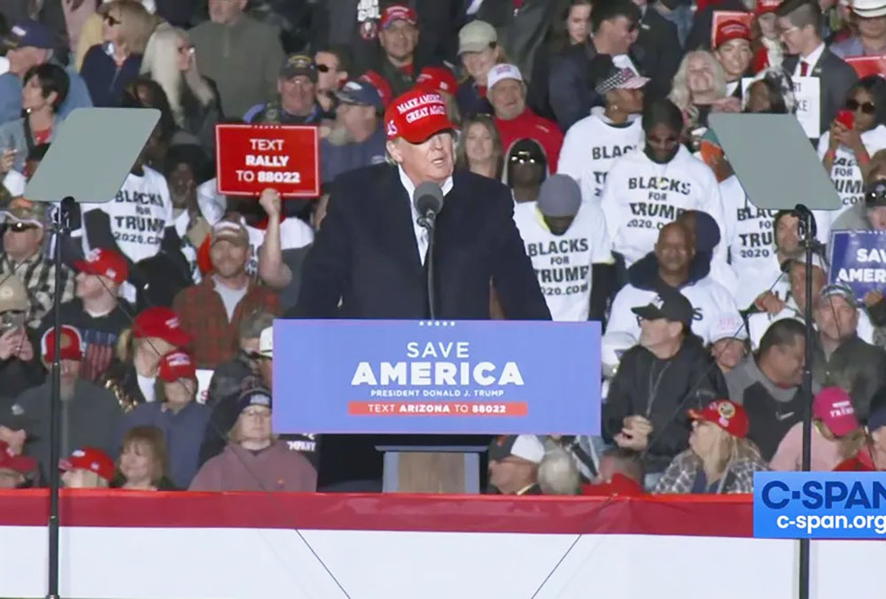 Trump mantiene campaña con partidarios en Alabama