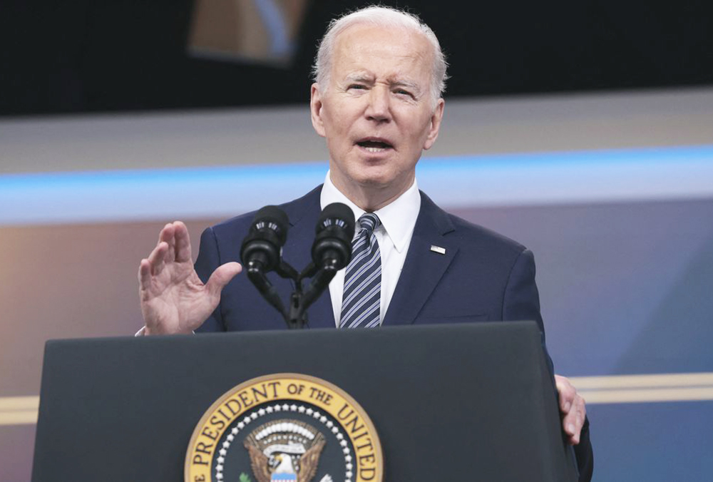 Biden propone ayudas millonarias para Hawai y Ucrania