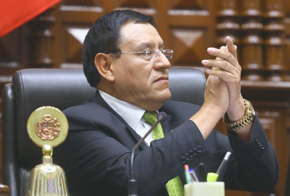 Presidente del Congreso de Perú investigado por corrupción