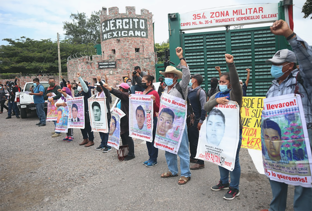 Ordenan al Ejército no destruir documentos del caso Ayotzinapa