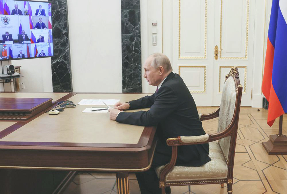 Putin conversa con gobernadores de regiones invadidas