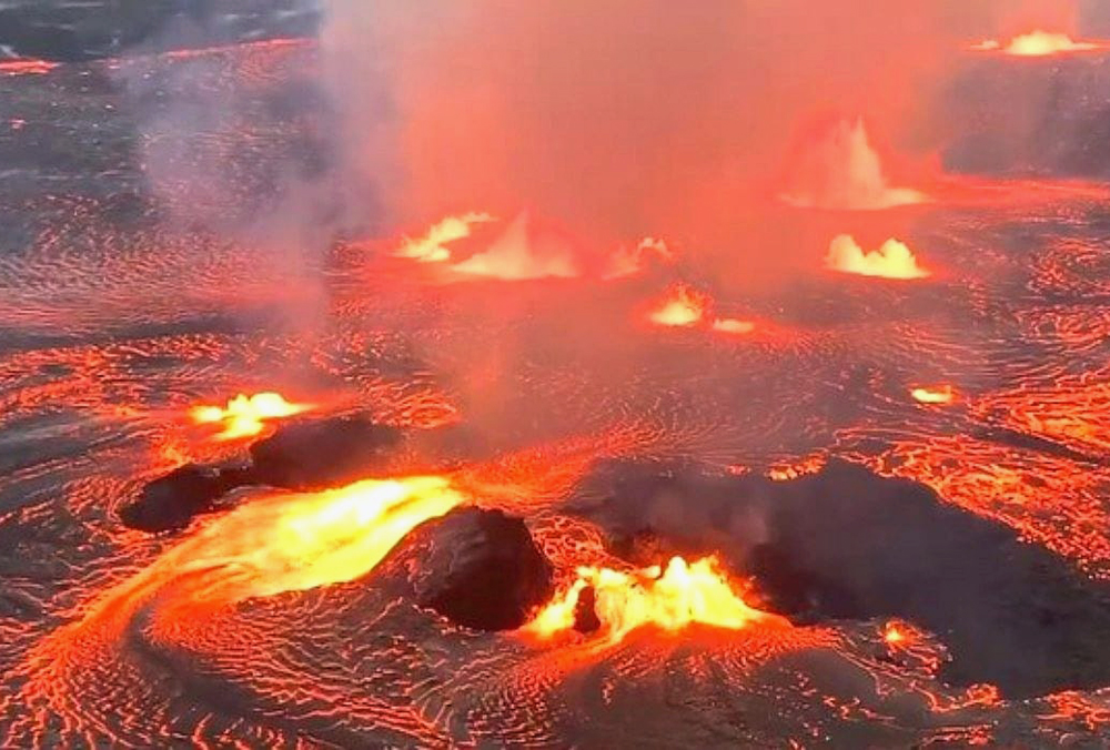 Volcán entra en erupción por tercera vez este año