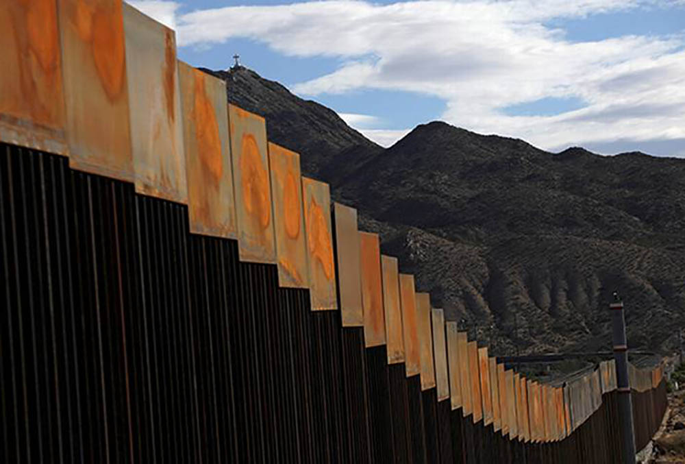 Un muro no es la respuesta, dice Alejandro Nicolás Mayorkas
