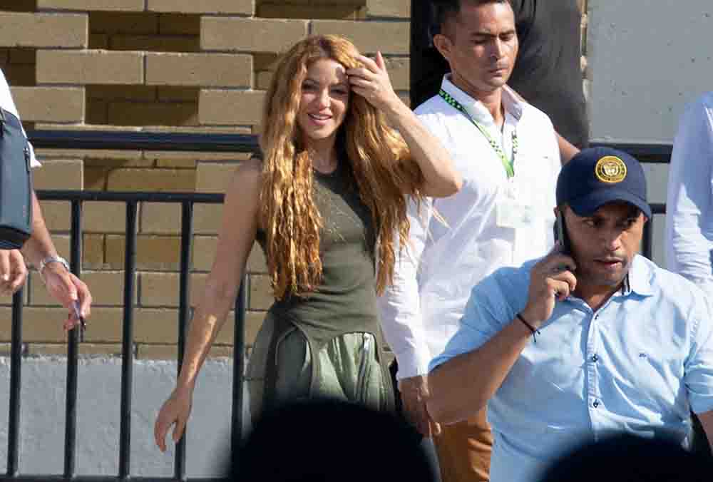 Shakira viaja a Colombia, su padre está grave
