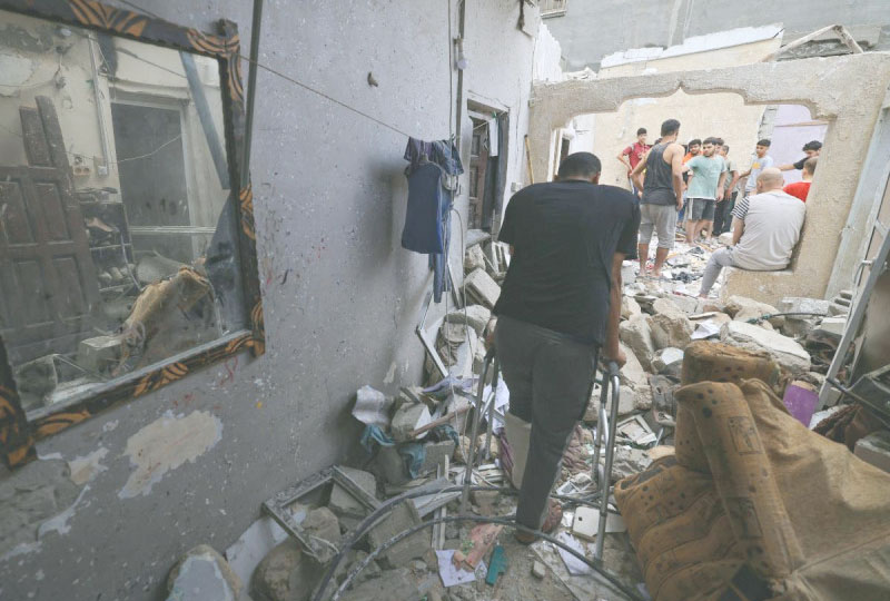 Israel bombardea convoy de ambulancias a las afueras de un hospital en Gaza
