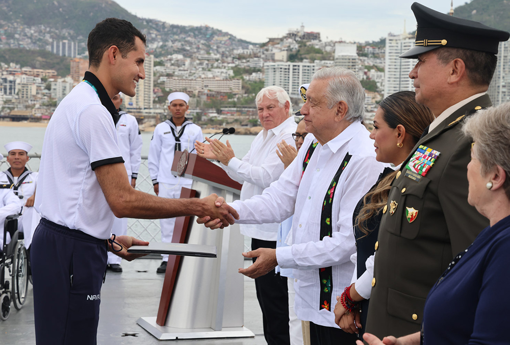 Armada cumple con su deber. Destaca López Obrador su entrega y dedicación en momentos difíciles