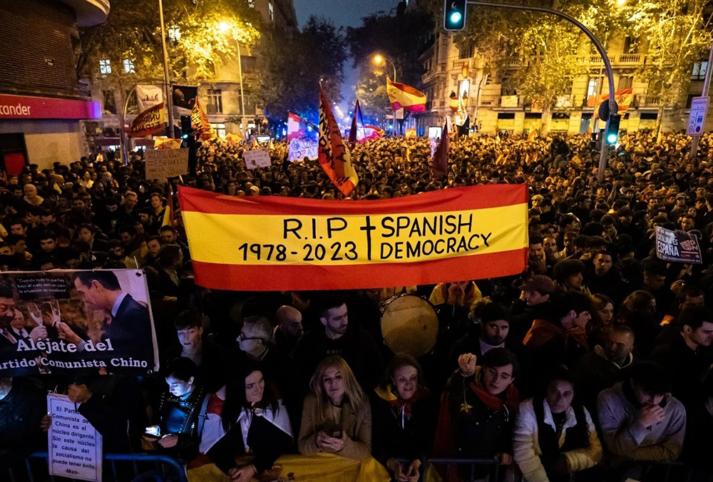 Nueva jornada de protestas en Ferraz, España