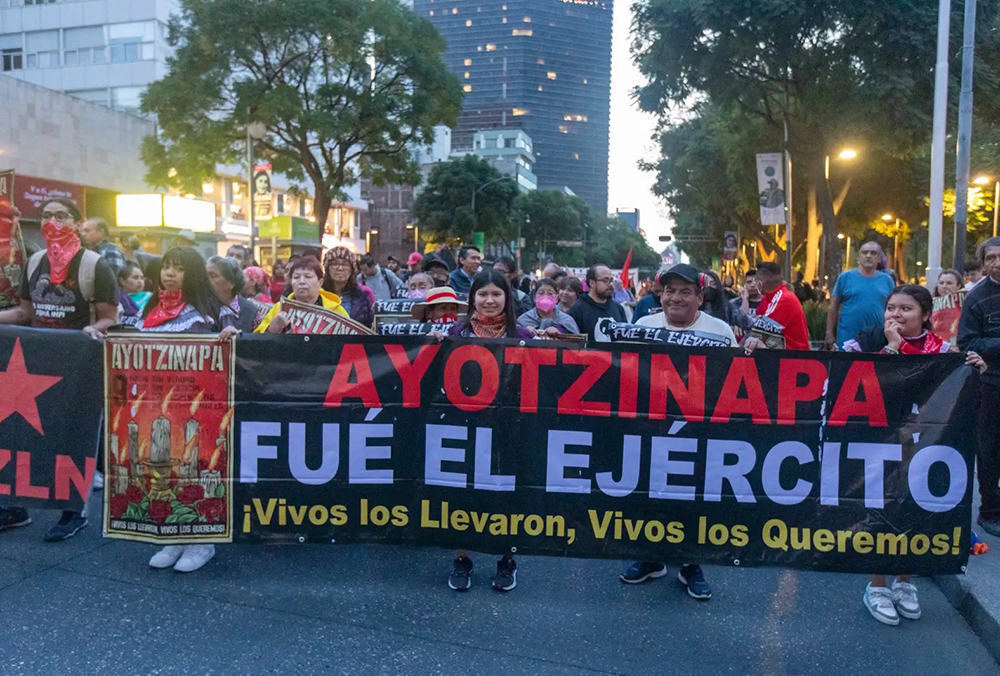 Ordenan revalorar prisión oficiosa contra ocho militares por caso Ayotzinapa