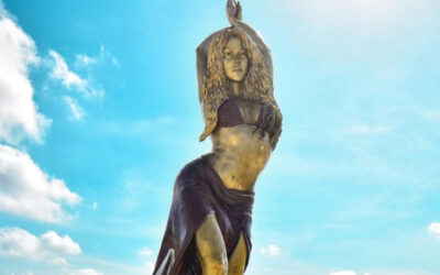 Develan estatua gigante de Shakira. Mide casi 7 metro