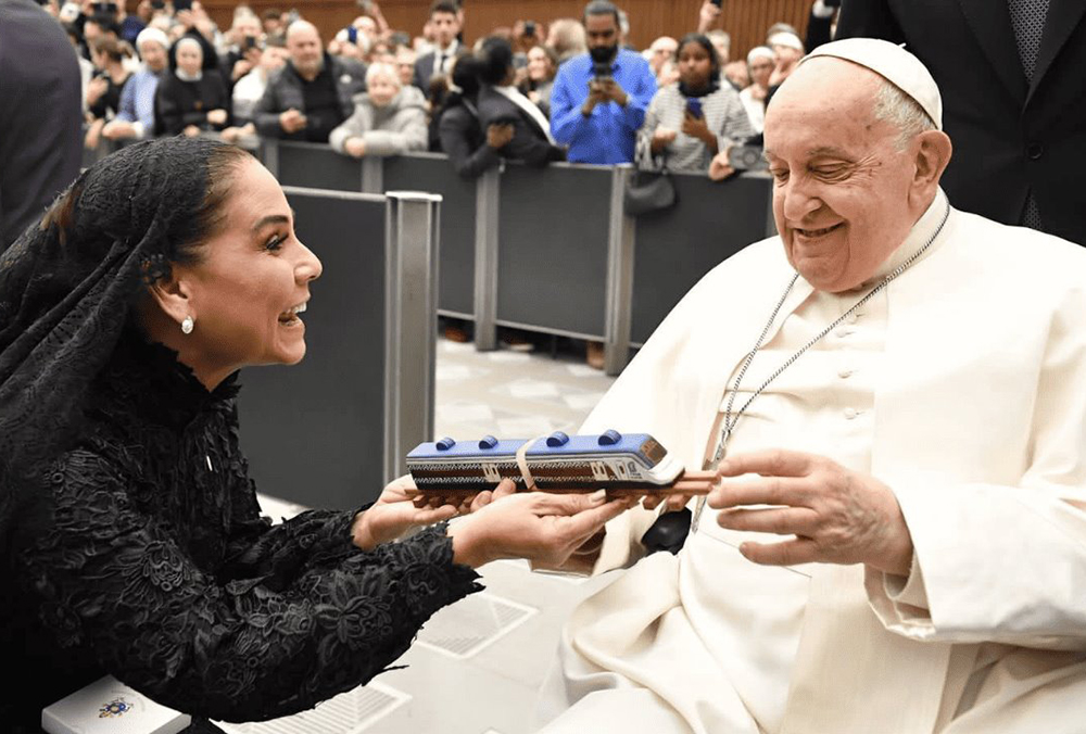“Bendice” el Tren Maya. Mara Lezama visita a Papa Francisco
