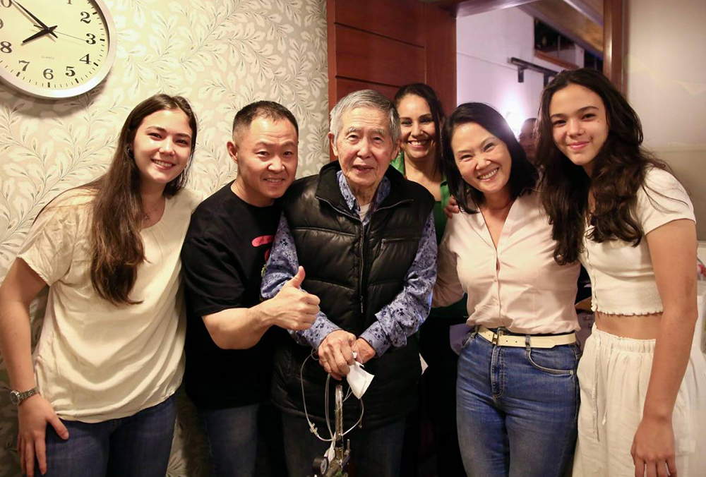 Fujimori llega a casa de su hija Keiko tras ser liberado
