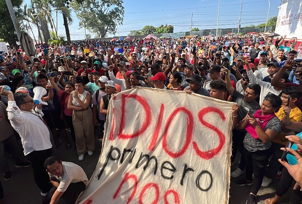 Protestan miles de migrantes. Exigen salida de Tapachula, Chiapas