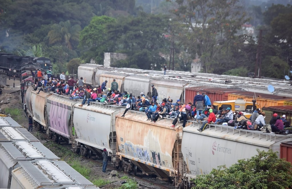 Centroamericanos trepan al tren en Veracruz