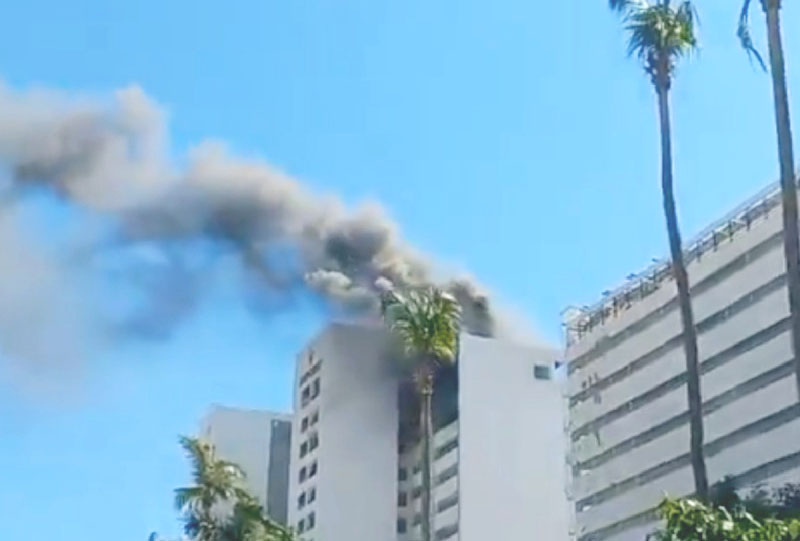Se incendia hotel Emporio de Acapulco