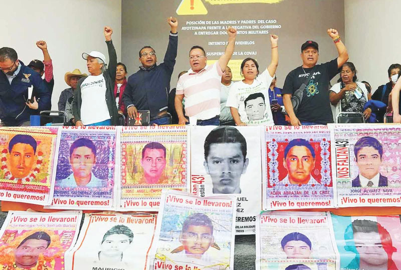 ‘No quieren avanzar en caso Ayotzinapa’; Presidente señala a padres y abogados