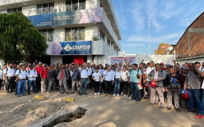 Se manifiestan trabajadores de servicios de agua en Tapachula