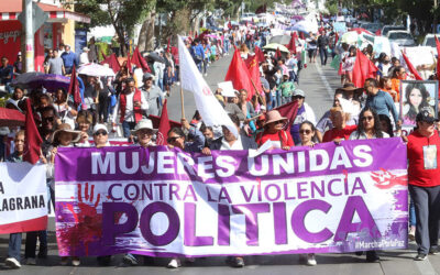 Marchan mujeres en Oaxaca contra la violencia política