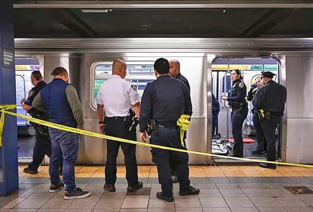 Lamenta Bárcena muerte de mexicano en tiroteo en metro de NY