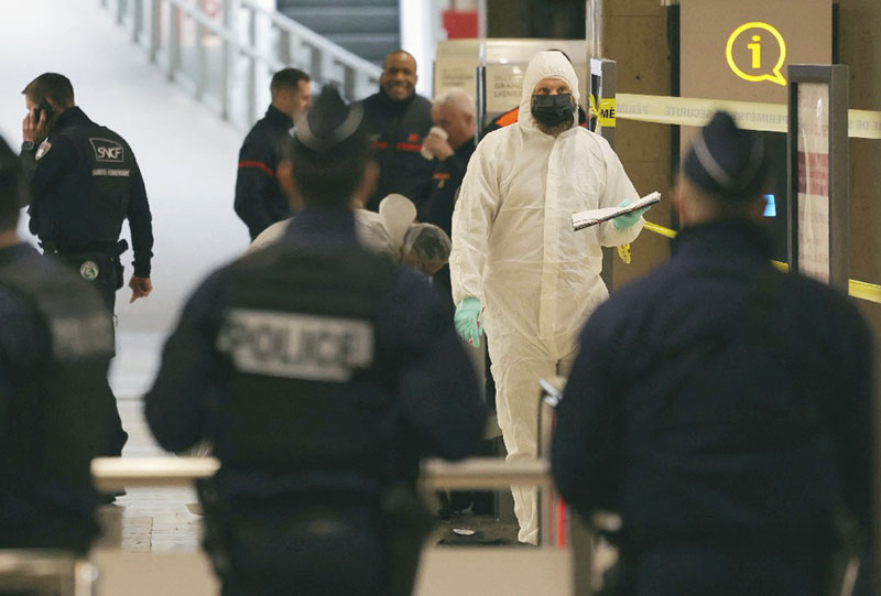 Ataque con arma blanca en estación de París deja 3 heridos, descartan ‘acto terrorista’