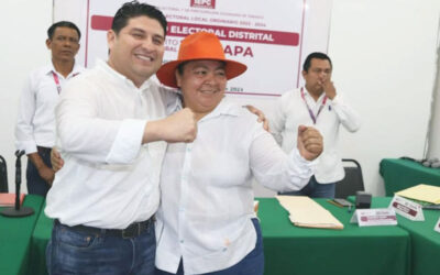 Marimar López Rivera y Ricki Antonio Arcos. Se registran a las alcaldías de Teapa y Tacotalpa
