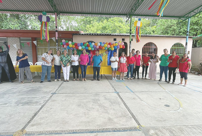 Celebran Día del Niño en Centro de Atención Múltiple de Comalcalco