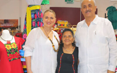 Recorren Merino Campos y Guadalupe Castro stands del DIF Tabasco